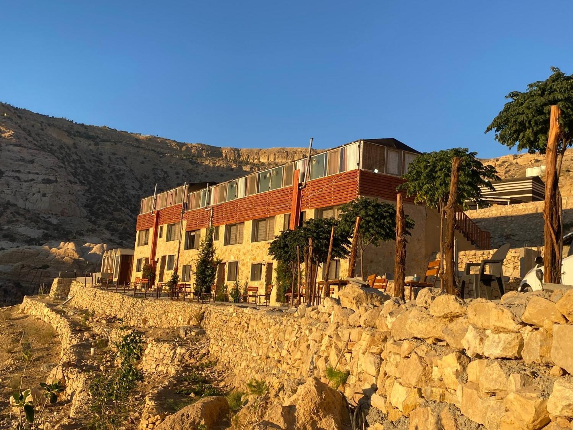 Dana'S Trail Hotel Exterior photo